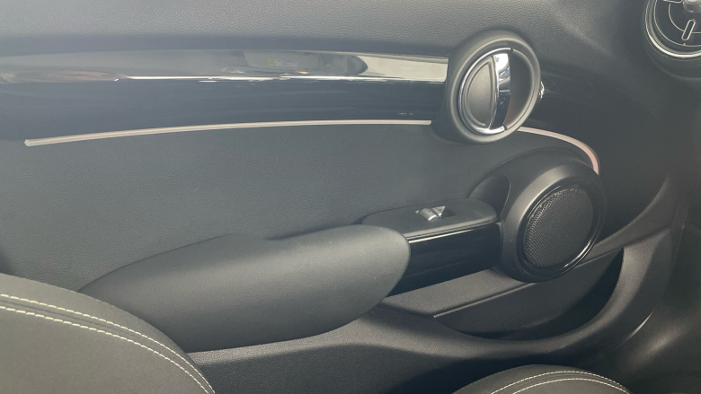 MINI Hatchback 2.0 Cooper S Classic Premium 5dr Auto Petrol Hatchback